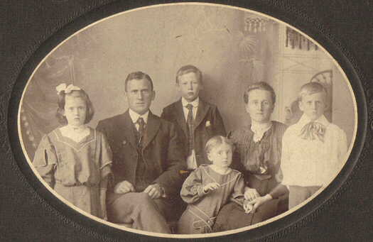 family of Robert Arthur Duncan (1870-1945) and Mary Cullan Munro (1871-1941)