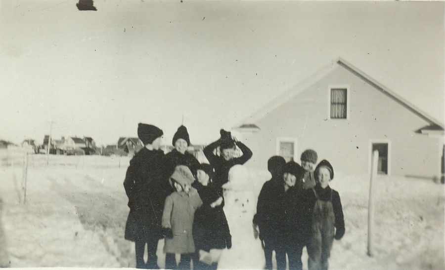 Children in Crosby North Dakota, 1917