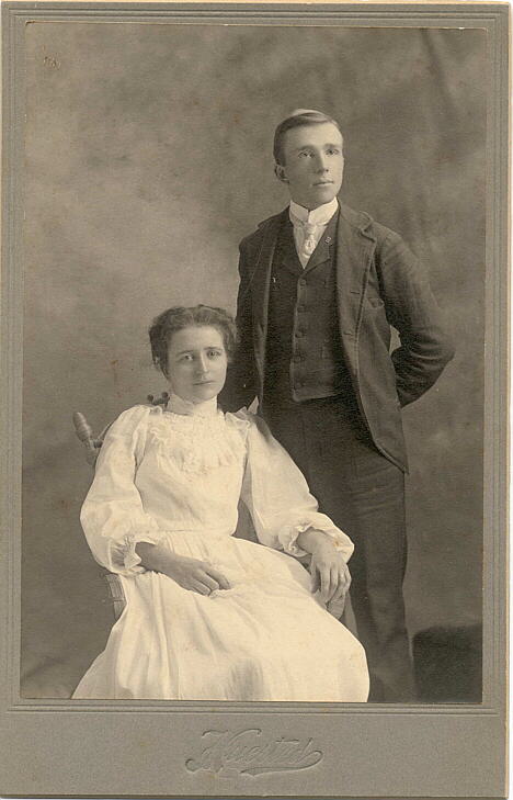 Photograph of Calvin and Mabel Platt