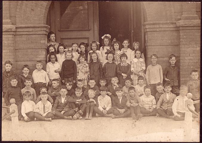 Photo of unknown school class.